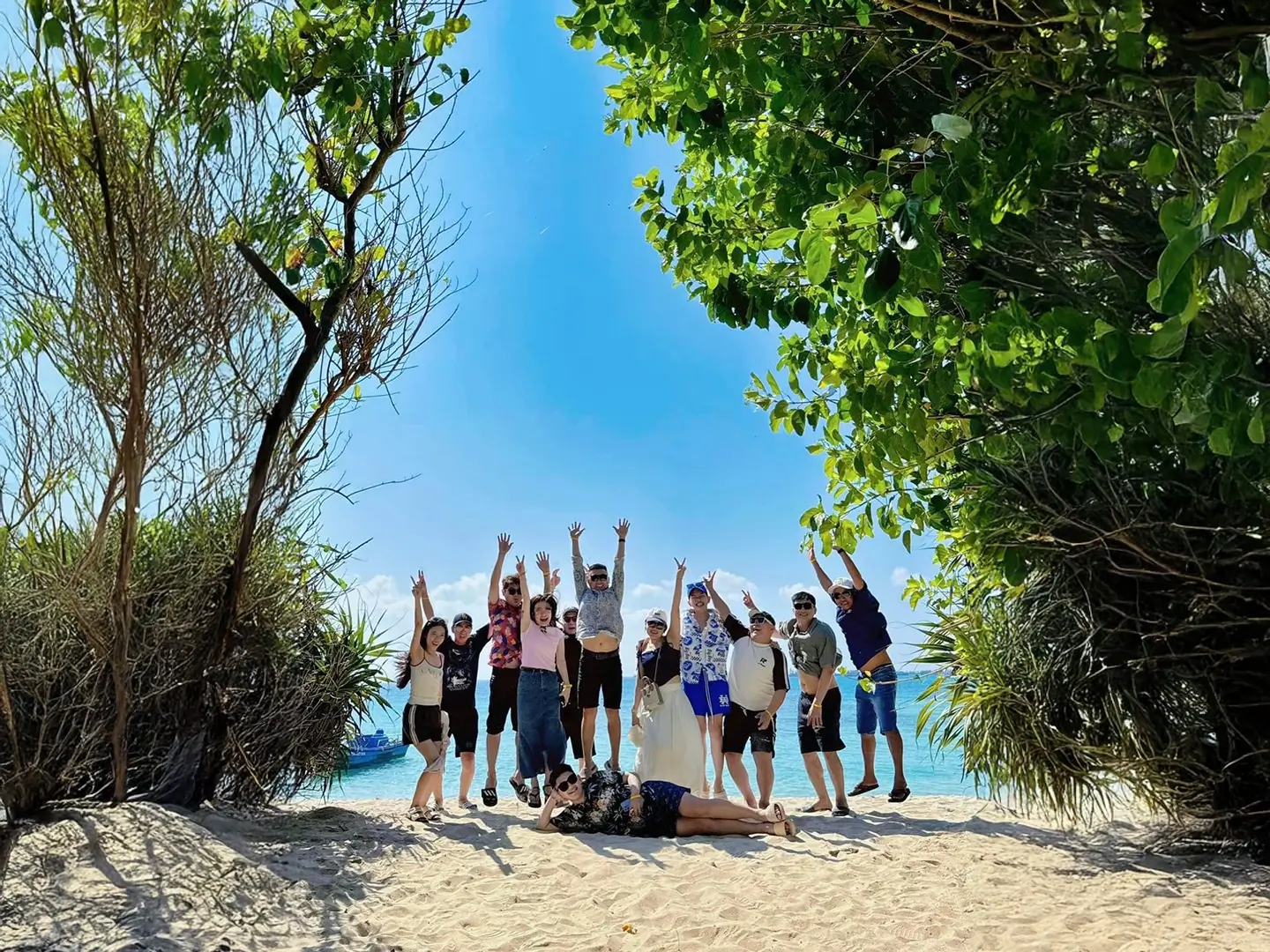 Banner Kham Pha Phu Quy